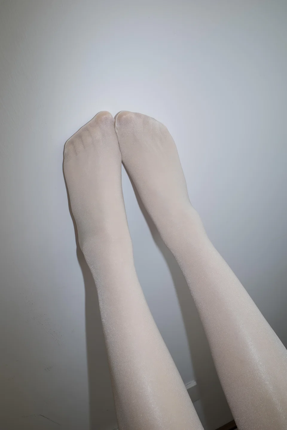 森萝财团_小夜_No_001_内部010_40D闪闪舍宾袜_79P_821MB tg@simisebaisi 【丝足阁】046.webp